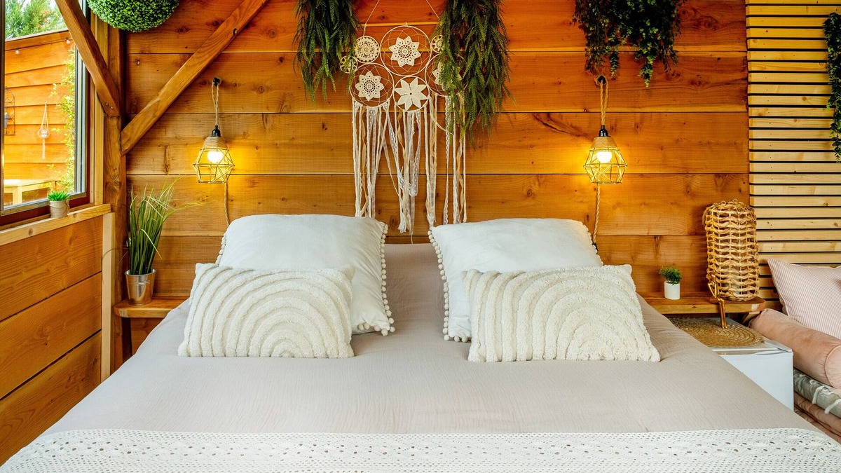 Senac Bed & Breakfast | Bed and Breakfast 'Magnifique Lodge Pour Amoureux' with Private Terrace and Private Garden