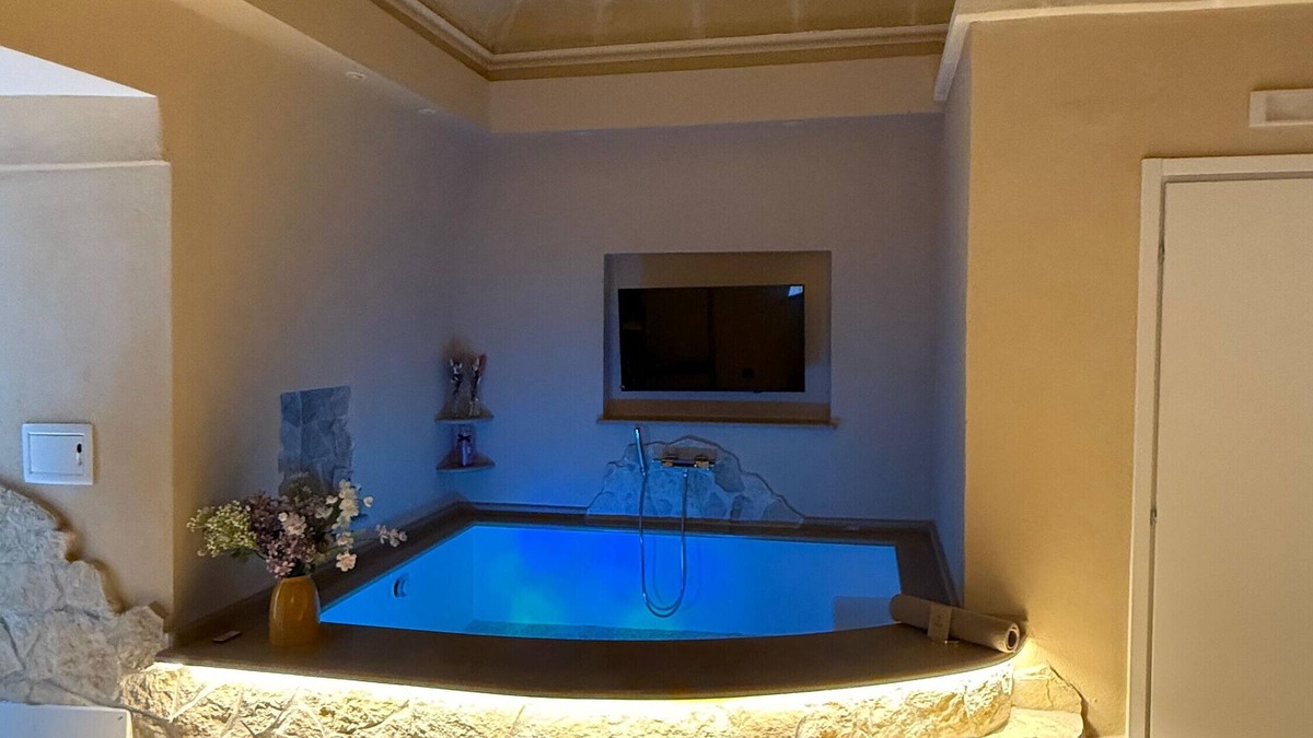 Massafra Bed & Breakfast | Bed and Breakfast 'Super Luxury' with Private Garden, Wi-Fi and Air Conditioning