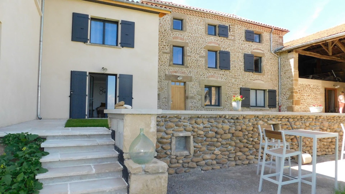 Chateauneuf-de-Galaure House | bed and breakfast 2 people access PMR