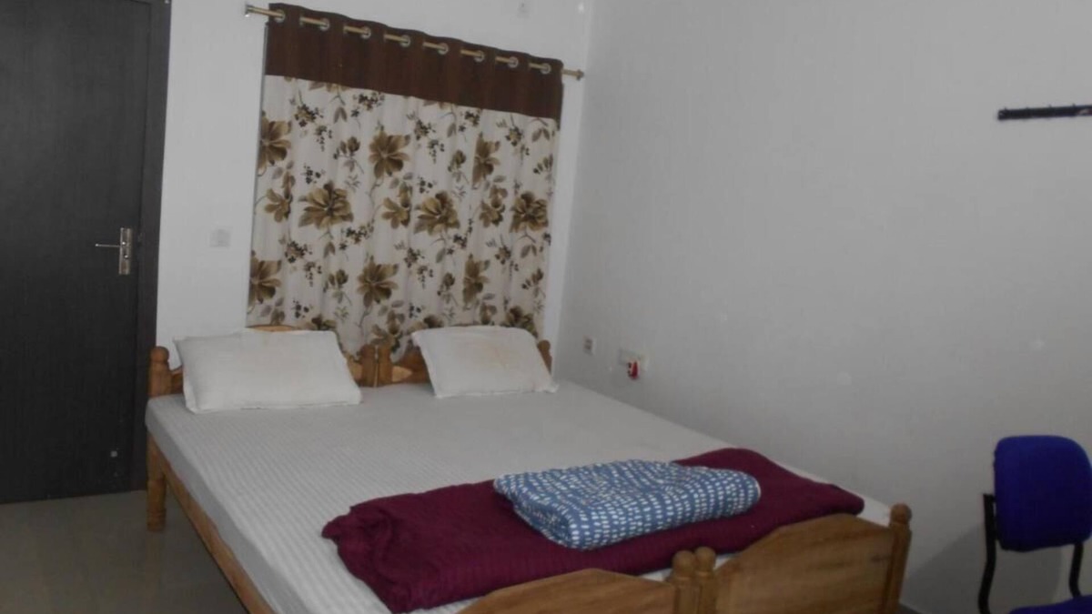 Bhubaneshwar House | Bed & Breakfast for Family & Friends