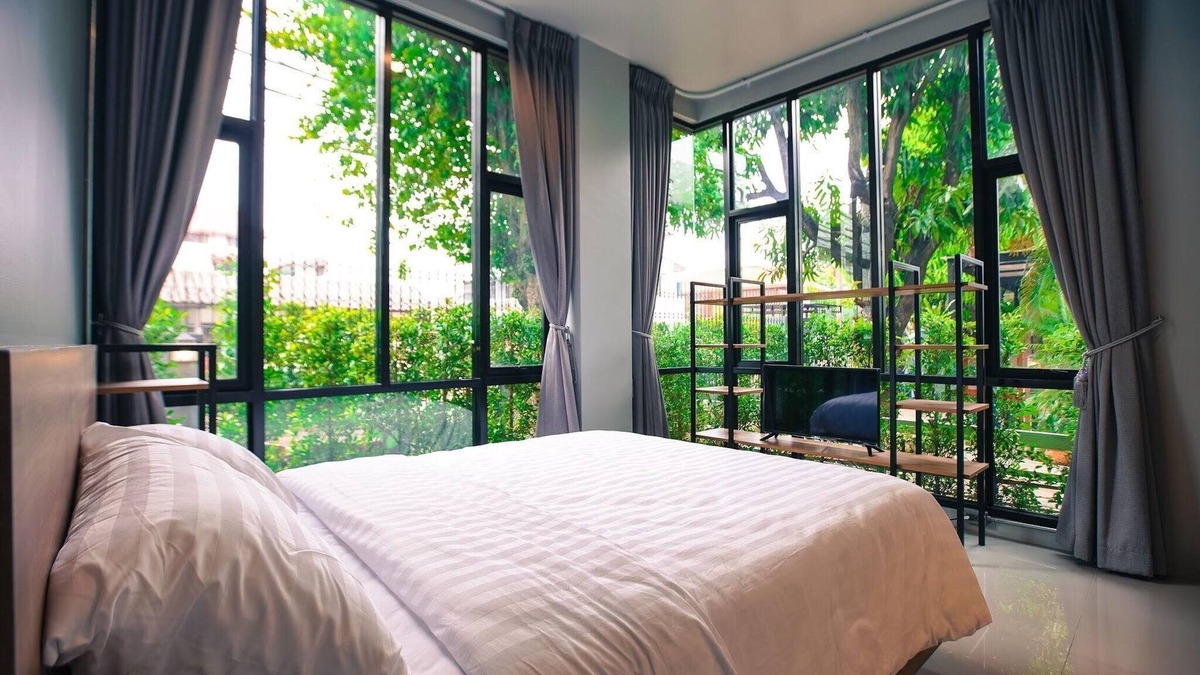 Suan Luang Hotel | Bed Garden 26