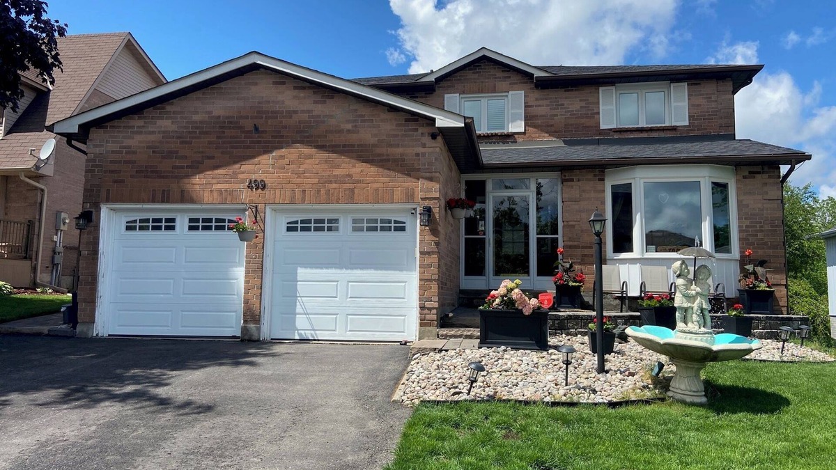 York Regional Municipality House | Bed of Roses Short Term Rental. Hot Tub! Bright 2 bdrm basement. Sleeps 4.
