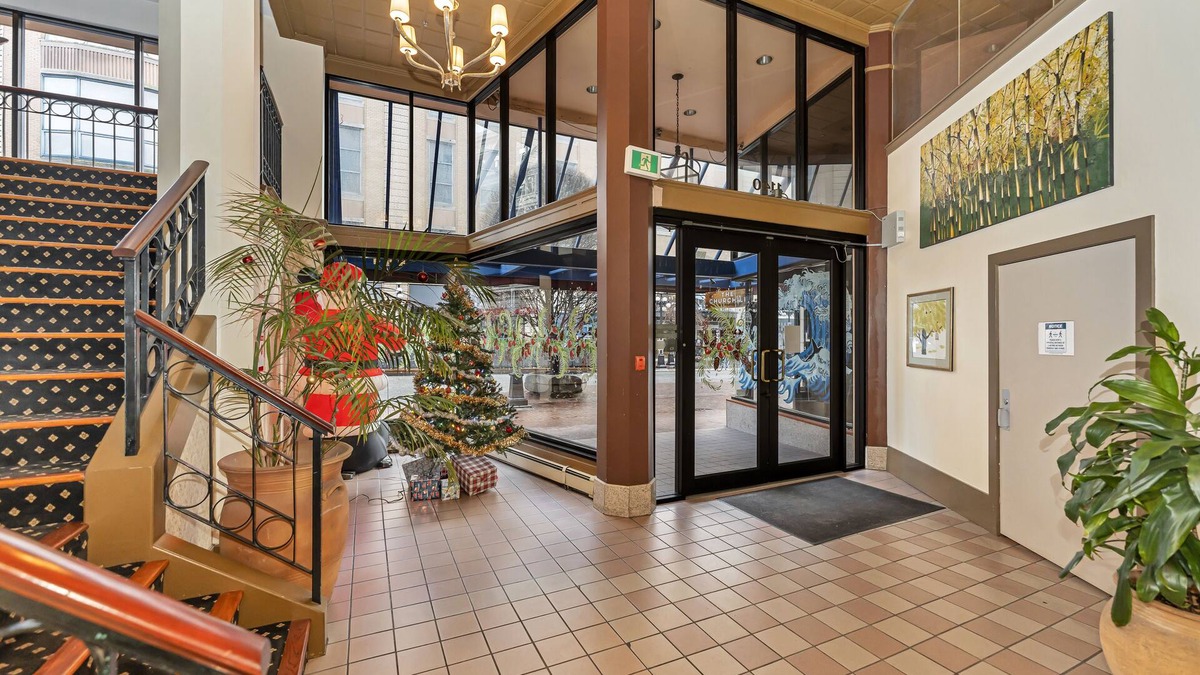 Downtown Victoria Hotel | Bedford Regency Hotel