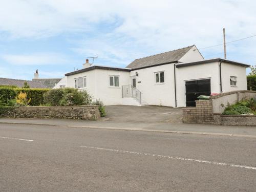 Amlwch House | Bedlinog