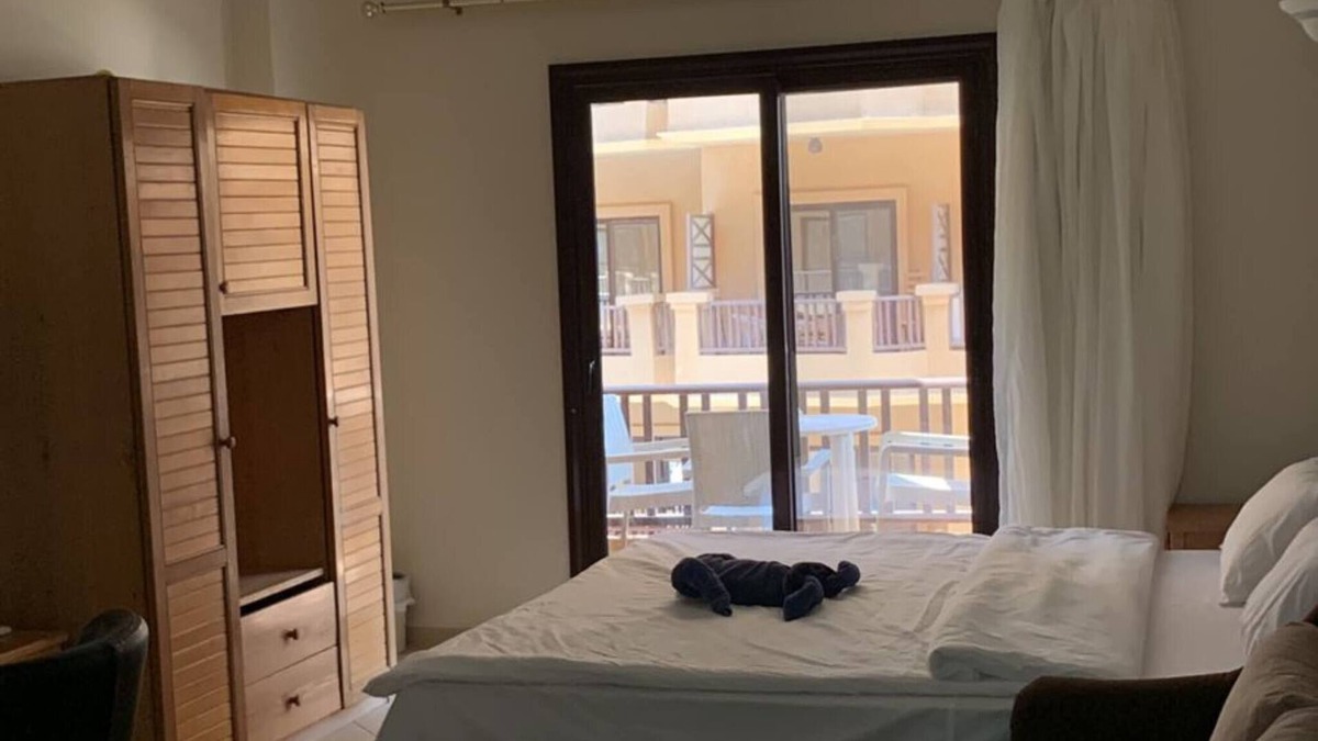 Al Ahyaa Ski Chalet | Bedroom Chalet – Turtles Beach, Side Sea View