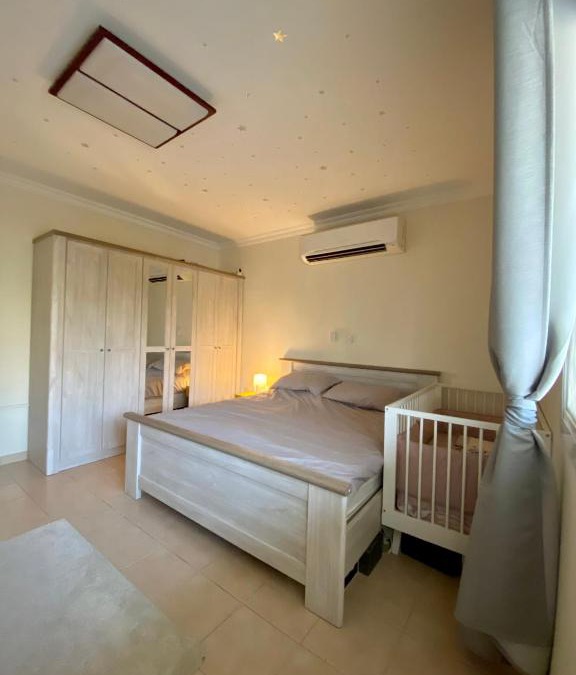Doha House | bedroom flat first floor with swimming pool