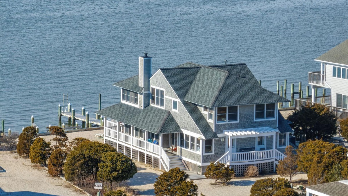 Loveladies House | BEDROOM SLEEPS 16; WATERFRONT-pet friendly-Handicap Ramp-By Owner
