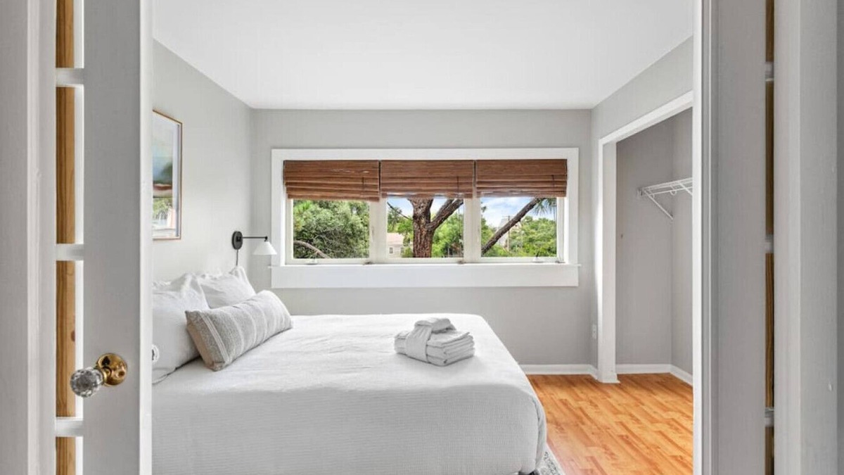 Downtown Charleston Condo | Bee St - Downtown w/Parking - Walk Everywhere!