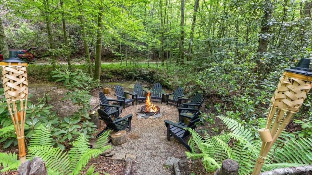 Heidelberg Apartment | Beech Timber- 30 Acre Secluded Glamping in RRG!