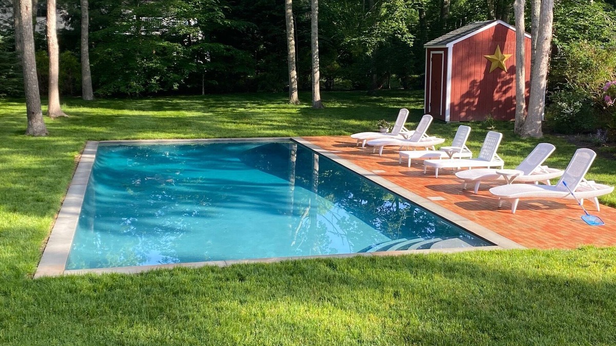 Southampton House | Behind the Hedges with HEATED POOL
