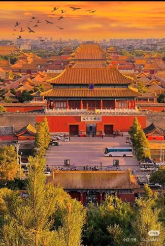 Downtown Beijing Hotel | Beijing Liangcang Hotel 10-minute walk to Tiananmen Square and the Forbidden City Free registration service for Tiananmen access 200 meters from the subway Beijing Cultural Hub Free coffee & free laundry service