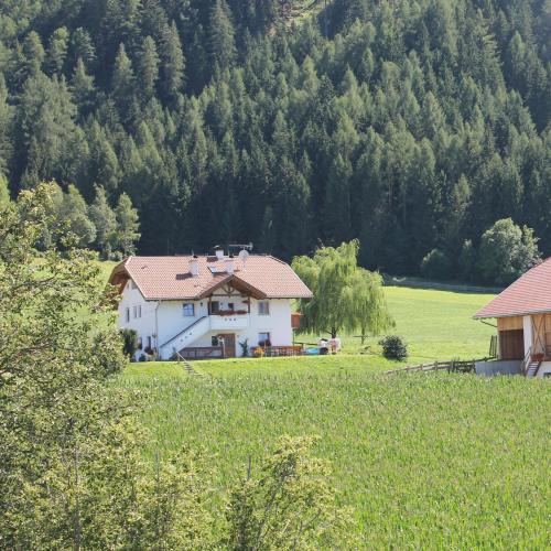 San Lorenzo di Sebato Apartment | Beikircherhof