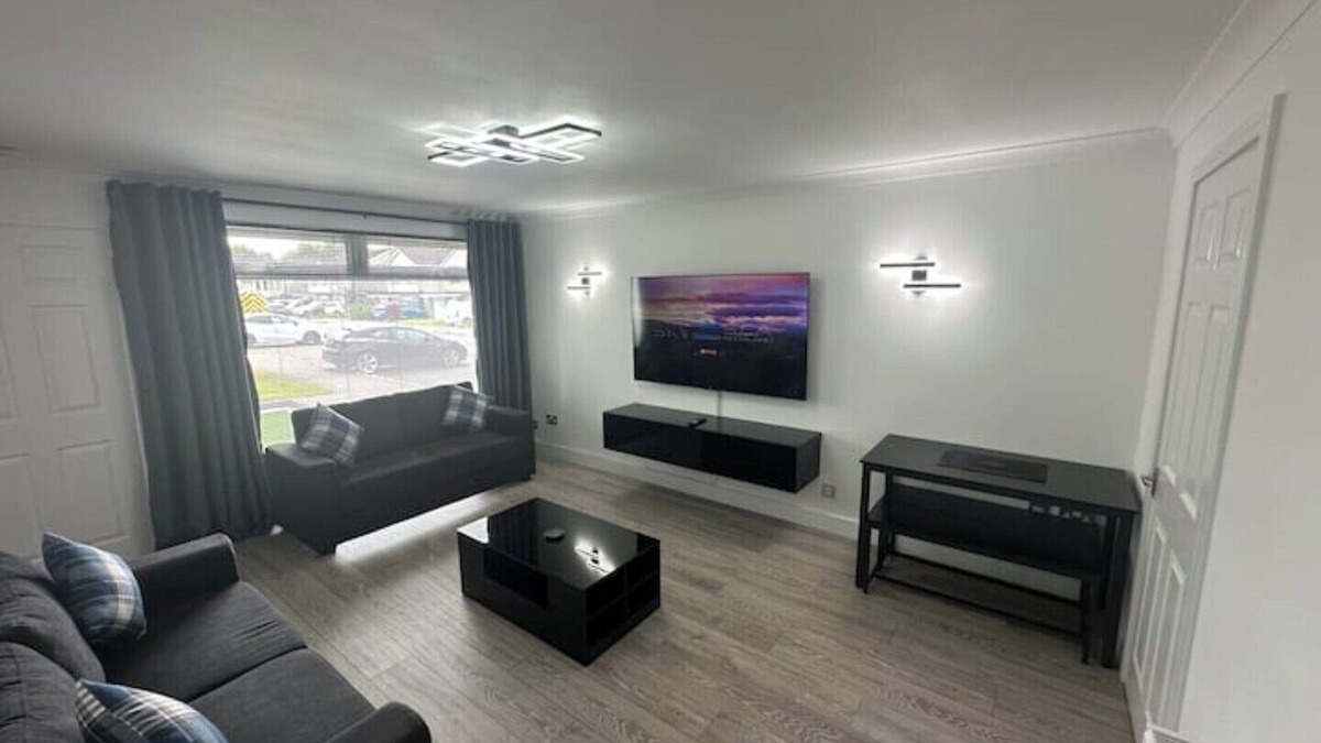 Tillicoultry Apartment | ‘Beinn Ledi’