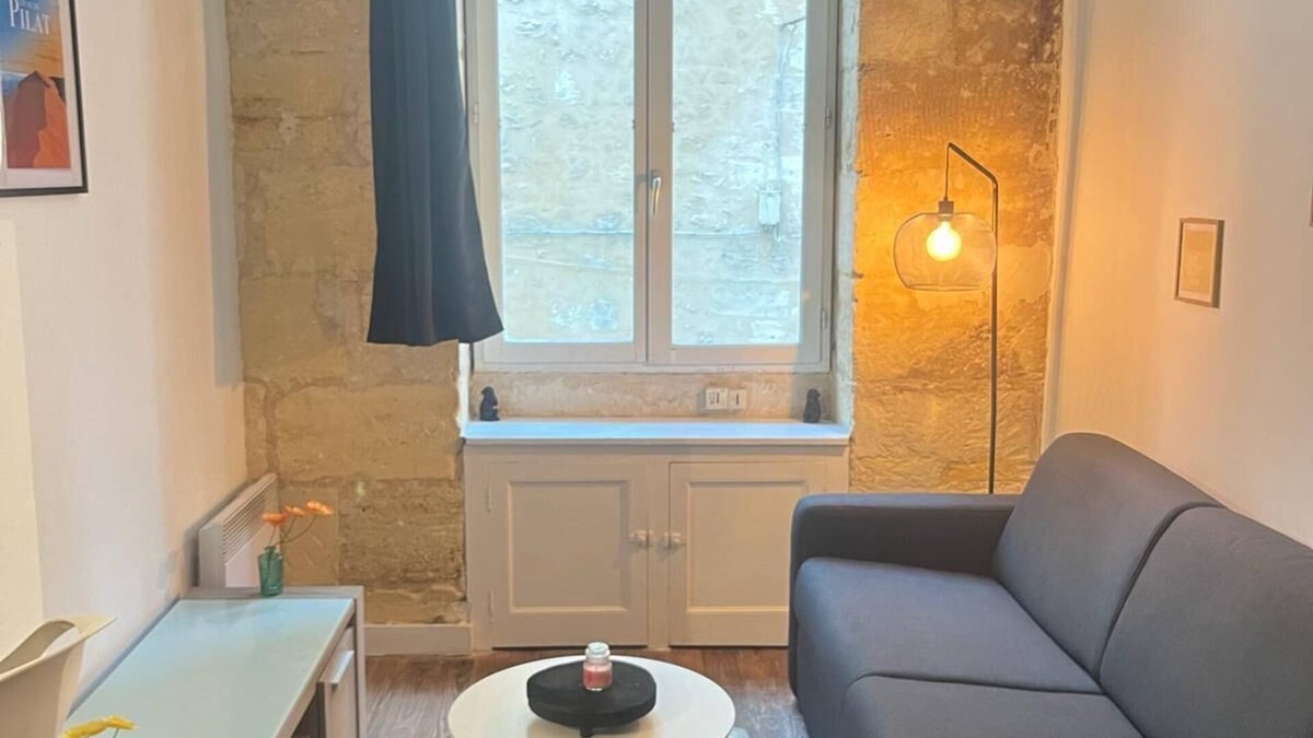 Saint-Michel Apartment | Bel appartement avec mezzanine en plein centre de Bordeaux