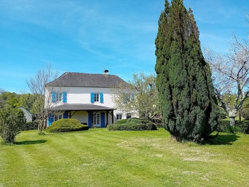 Moncayolle-Larrory-Mendibieu Apartment | Bel appartement avec jardin entre mer et montagne