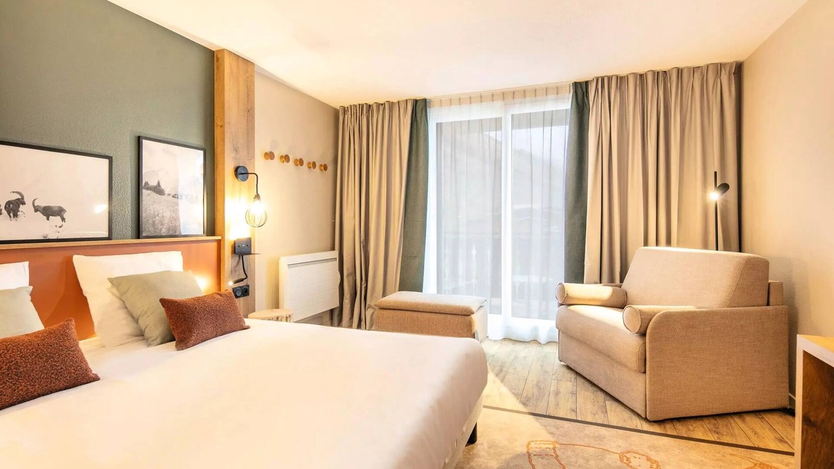 Mont-de-Lans Apartment | Belambra Clubs Les 2 Alpes Les Crestes - All inclusive - Premium Room 2 Adults Corner Night View Impregnable