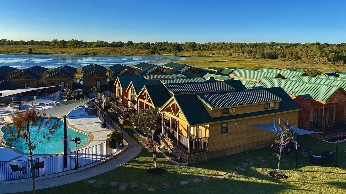 Willis House | Belas Resort Cabin #212