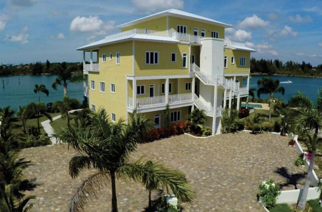 Bell Channel Bay Apartment | Bell Channel Bay Condo in Lucayan Gardens
