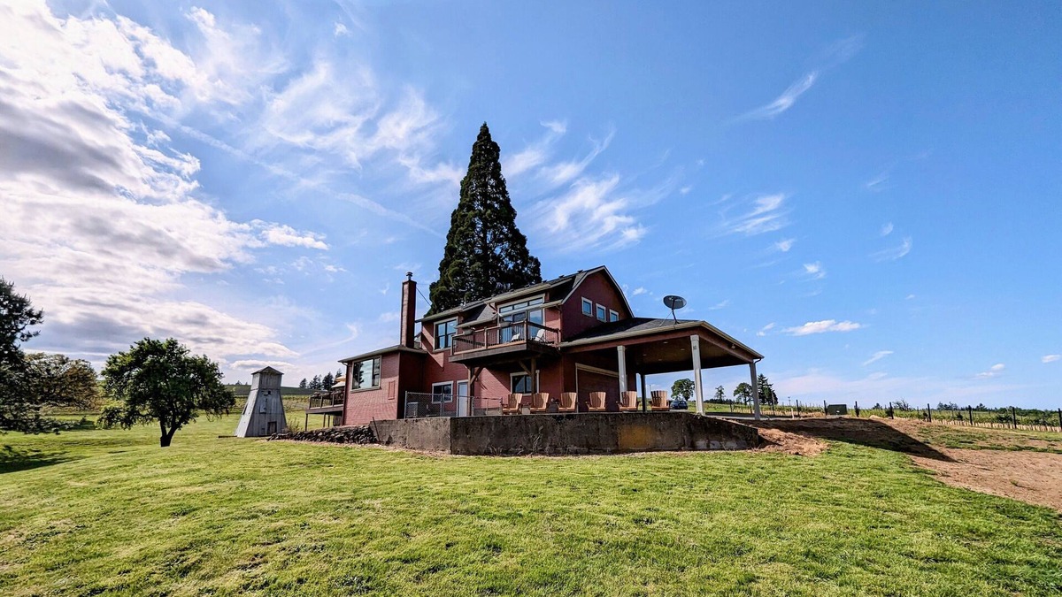 Sherwood Other | Bell Road Farmhouse - Surrounded by Chehalem Estate Vineyard!