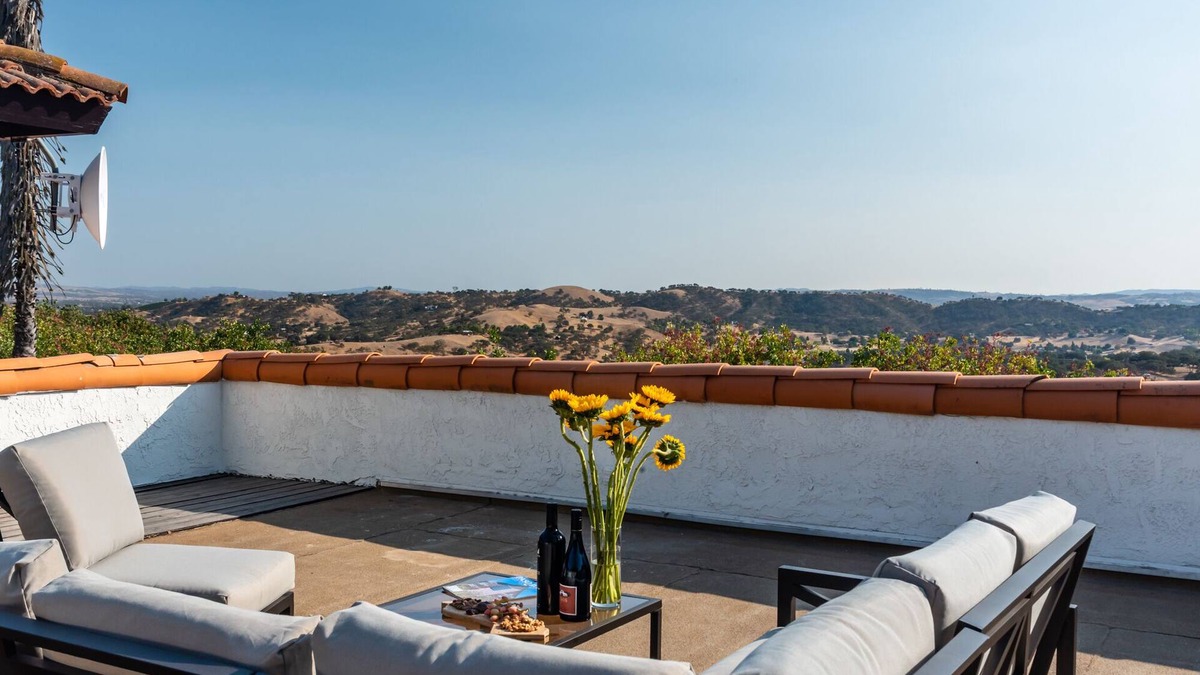 Paso Robles House | Bella Noche Hilltop Ranch-Stunning Hilltop Retreat overlooking Paso!