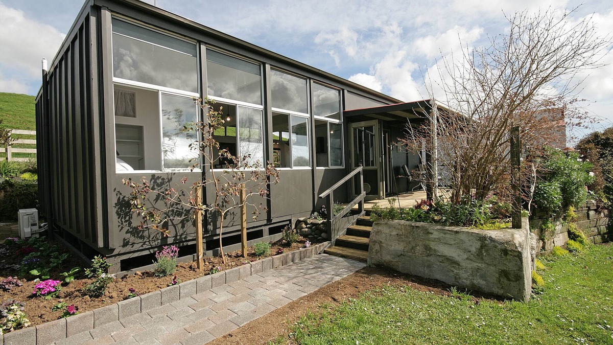Mangorei House | Bella Park - New Plymouth Holiday Studio