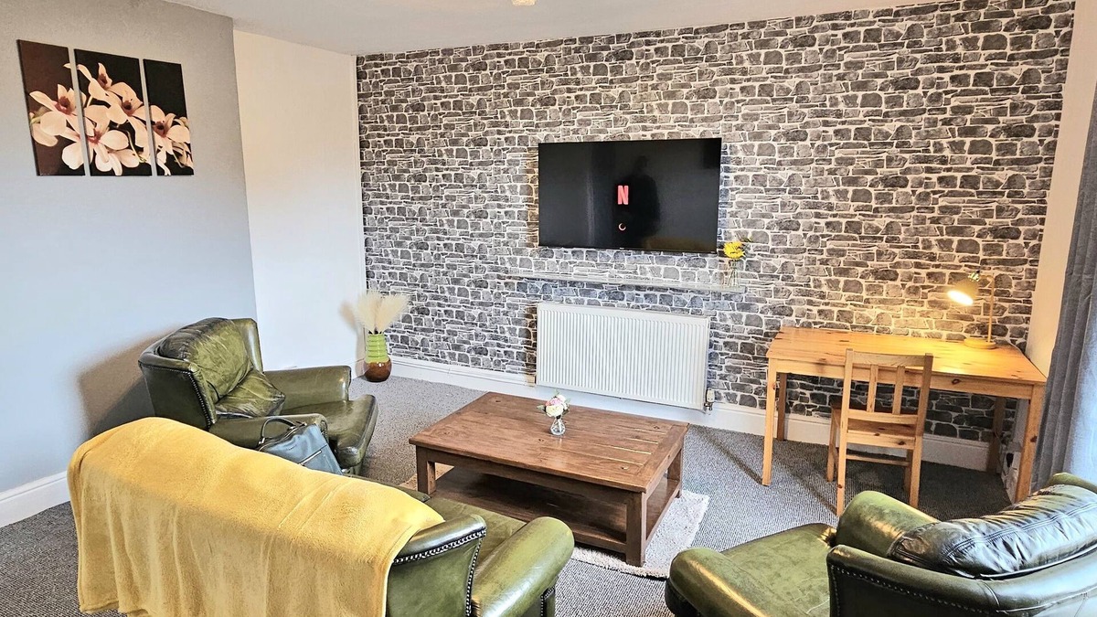 Chester Apartment | Bella's Place - Newly refurbished 3 bedroom duplex apartment