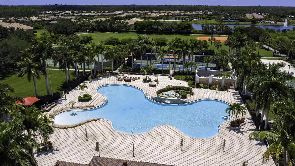 Biggar Condo | Bella Terra - Top floor condo with Lake Views!