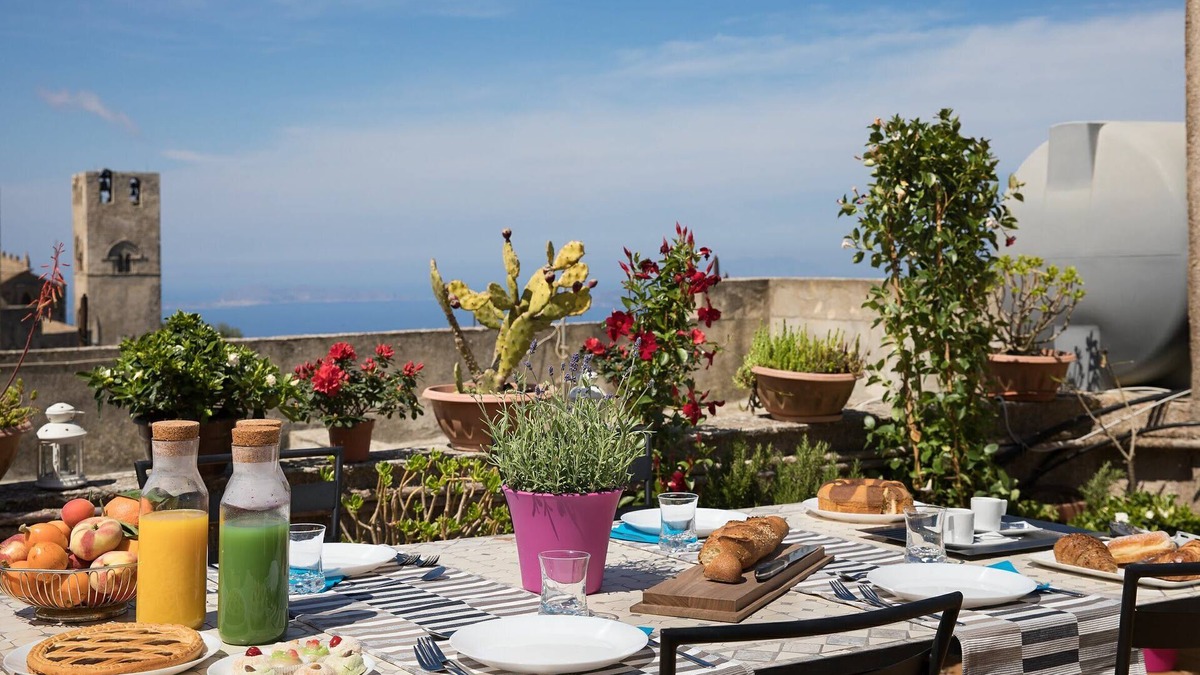 Erice Apartment | Bella Vista Guesthouse - apartment 1 via Chiaramonte No. 23