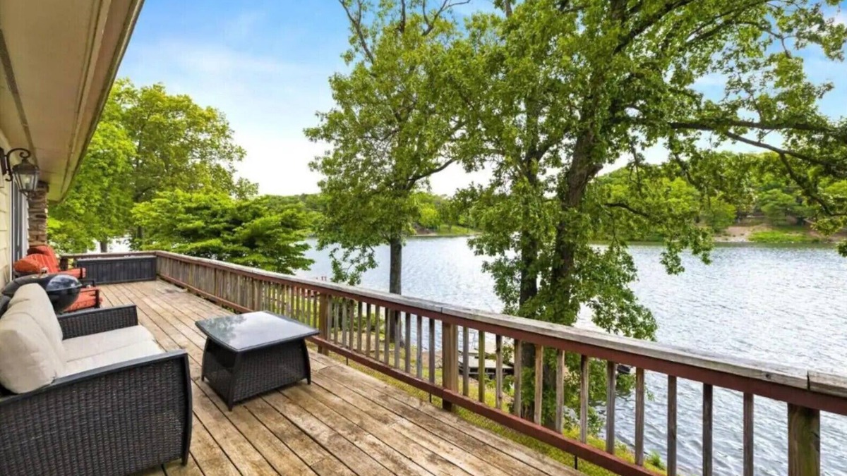 Bella Vista House | Bella Vista Lake House, MTB Trail Access, Golf, close to downtown Bentonville