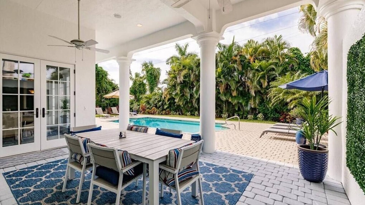 Coquina Sands House | Bella Vista - Naples, FL