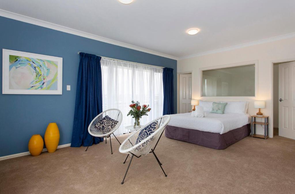 Hamilton Hill Villa | Bella Vista Townhouse with Views