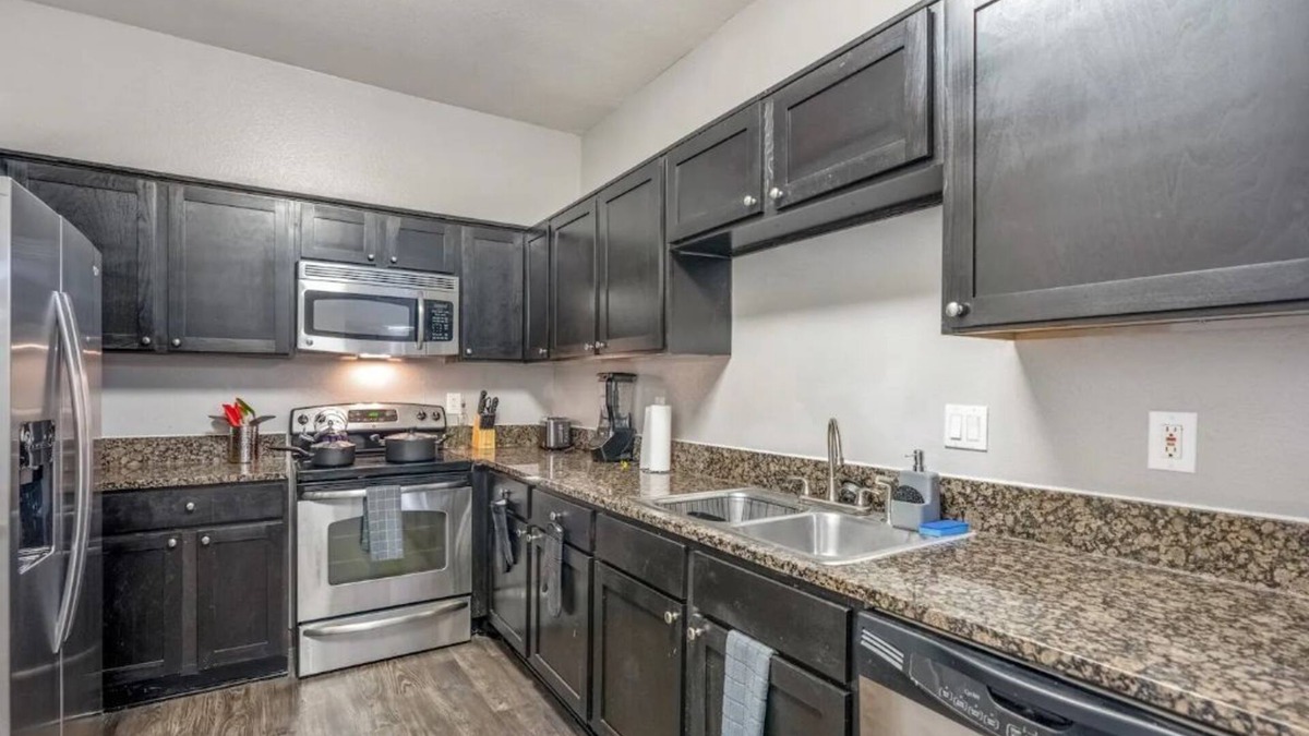 Houston Apartment | Bellaire-Galleria Hideout
