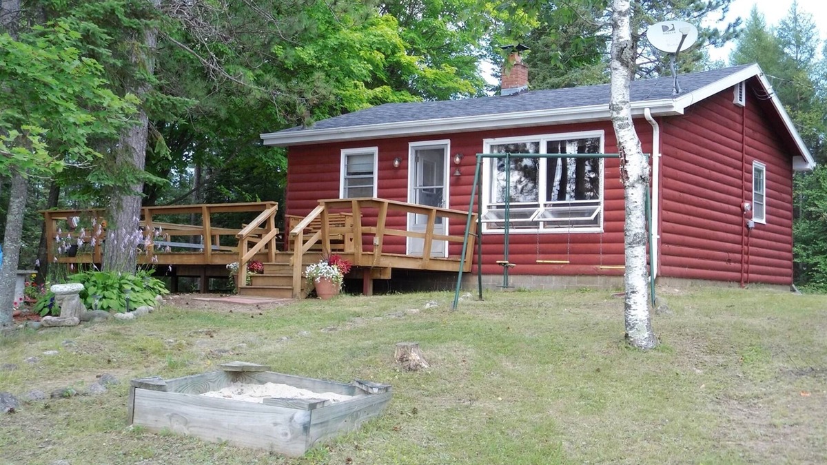 Park Falls Cabin | Belland`s Little Acres | Private Lake | 2 Bed, 1 Bath