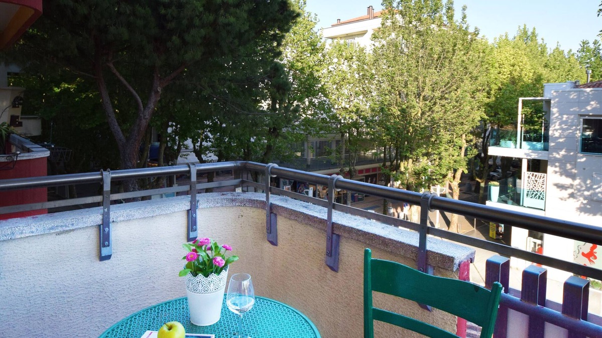 Igea Marina Apartment | Bellaria: House on the promenade, close to the sea and from the park.