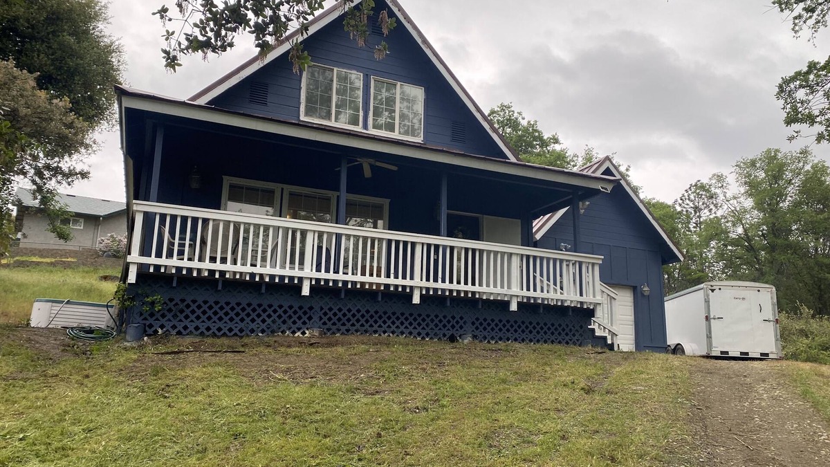 Oakhurst Cottage | Bellas Cottage-Yosemite Oakhurst Bass Lake winter special lowest price of the yr