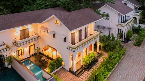 Kudal Villa | BellaVie 3-BHK Villa With Private Pool & TV Lounge Area in A Gated Complex