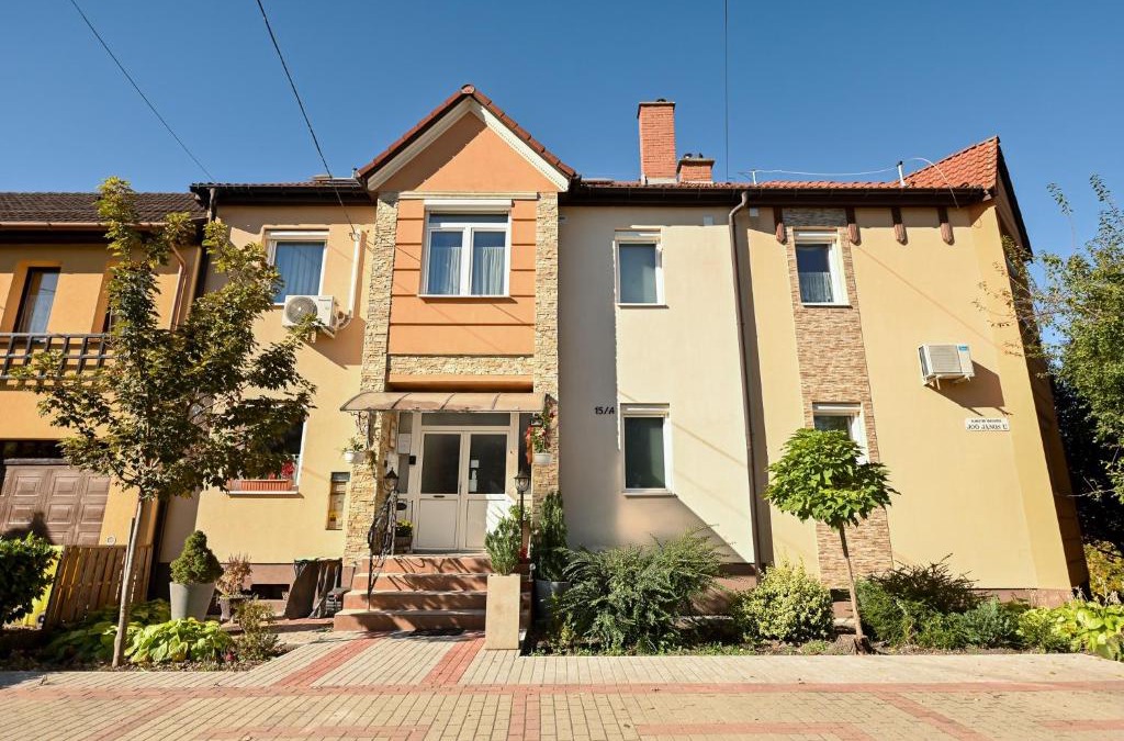 Eger Apartment | BellaVista 1 Apartman