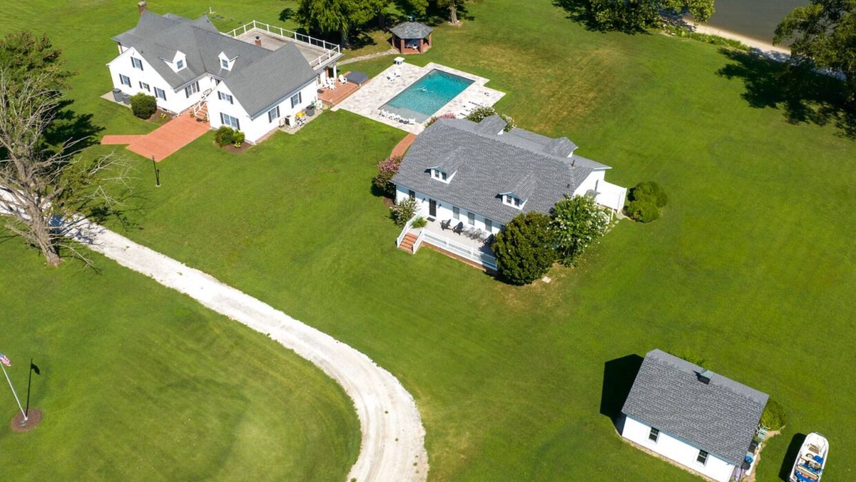 Secretary House | "Belle Aire Landing" a Large Beautiful Waterfront Estate! Under New Management!