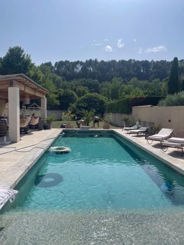Noves Villa | Belle bastide provençale
