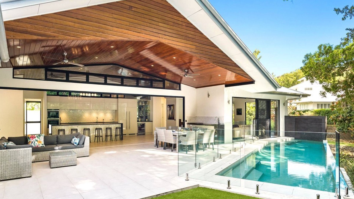 Palm Cove House | Belle Escapes 58 Ocean Dr Palm Cove