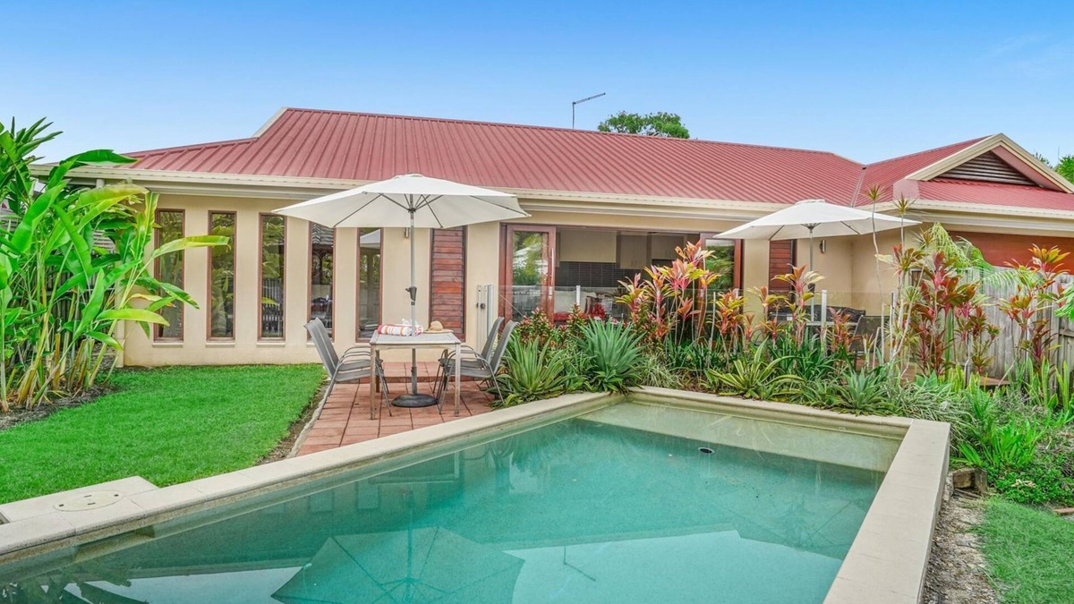 Palm Cove House | Belle Escapes Villa Latania Palm Cove