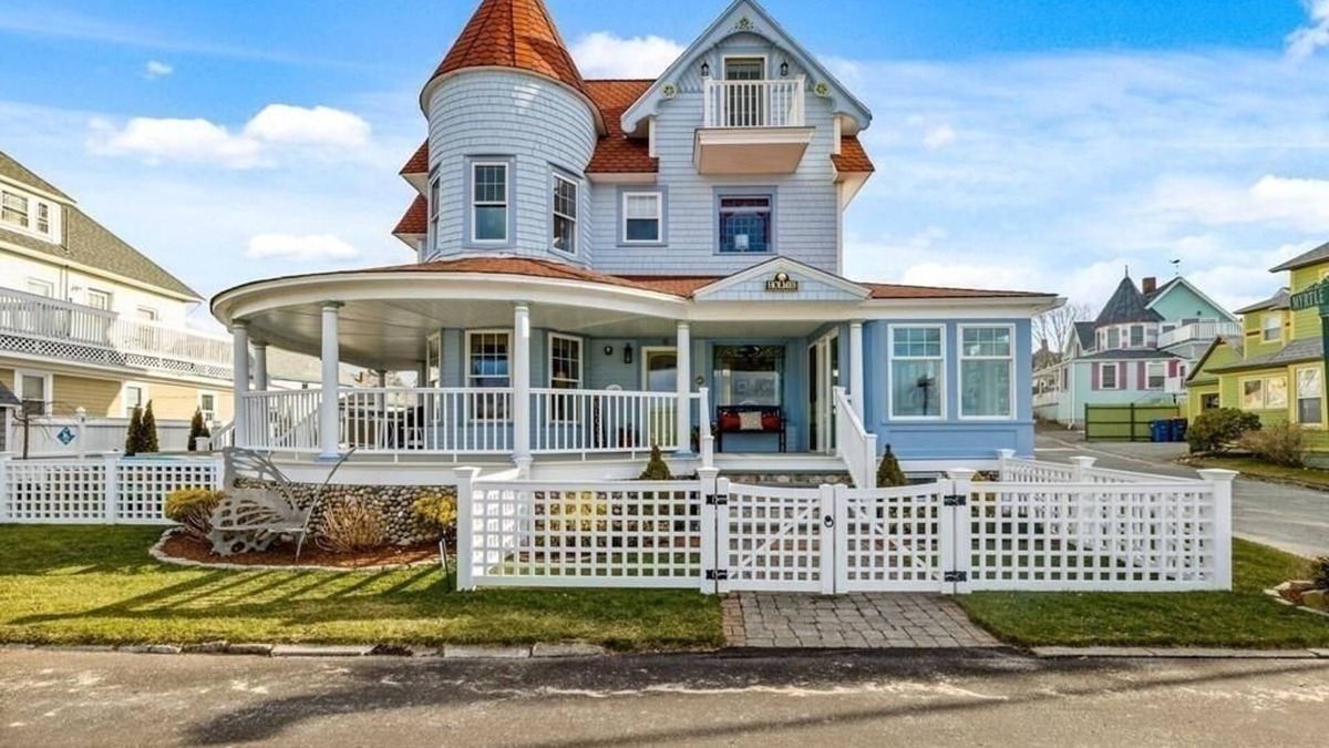 Buzzards Bay House | BELLE of the BEACH: 30 feet to gorgeous PRIVATE BEACHFRONT home SLEEPS up to 13