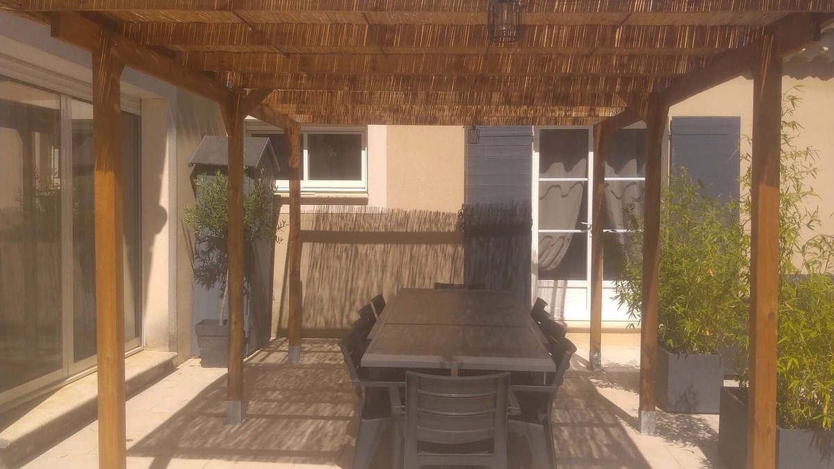 Mornas Villa | Belle Villa Avec Grande Piscine