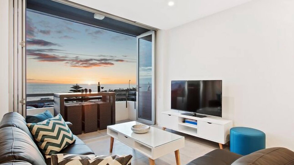 West Beach Apartment | Belle Vista apartment absolute beach front w/Free WiFi