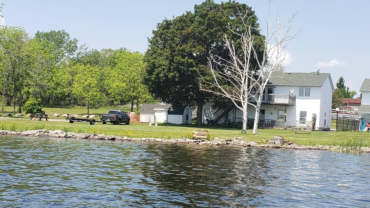 Belleville House | Belleville Home with a view