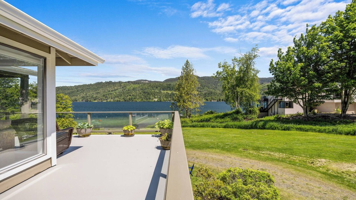 Sudden Valley House | Bellingham Lakefront Retreat - family fun on the lake awaits!