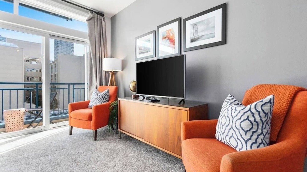 Belltown Condo | Belltown Perch, Explore like a local - 99 Walkscore!