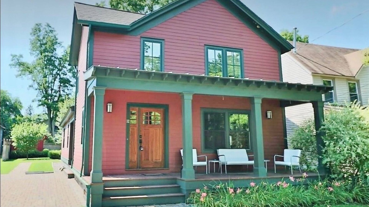 Saratoga Springs House | BELMONT RENTAL Award Winning - Rare Contemporary Historic District - Sunlit Home