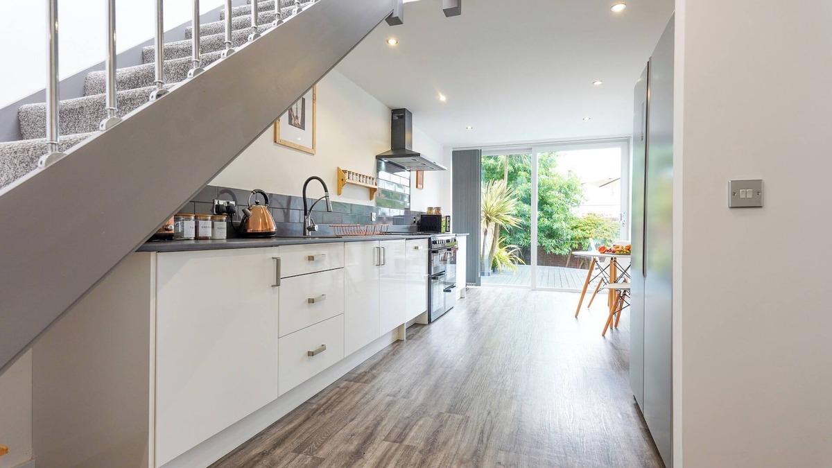 Portswood House | Belmont Retreat by Grandeur Property
