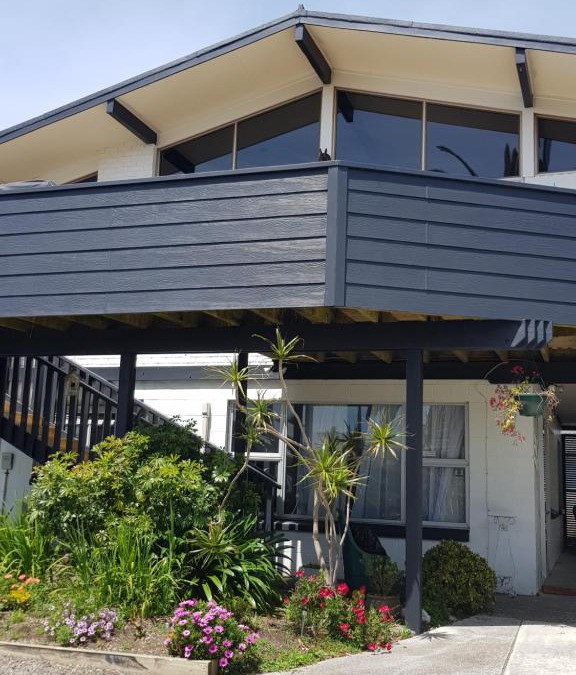 Papamoa Beach Apartment | Below deck